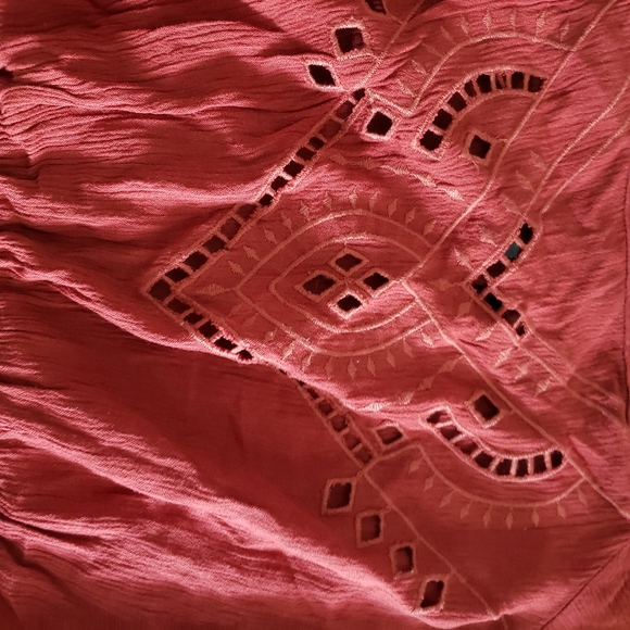 💖💖 NWOT Maurices cold shoulder top with cinched-waist - Picture 3 of 6